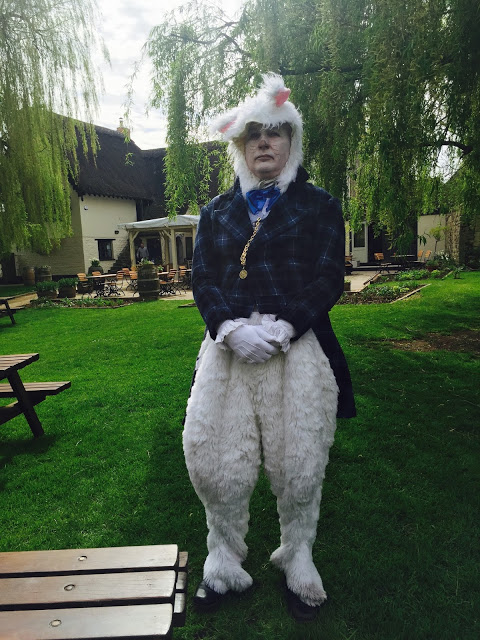 White Rabbit: Mad Hatter's Tea Party/ alice in wonderland celebrity masterchef