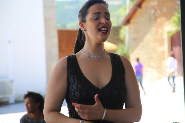 fado singer, feira do douro, portugal