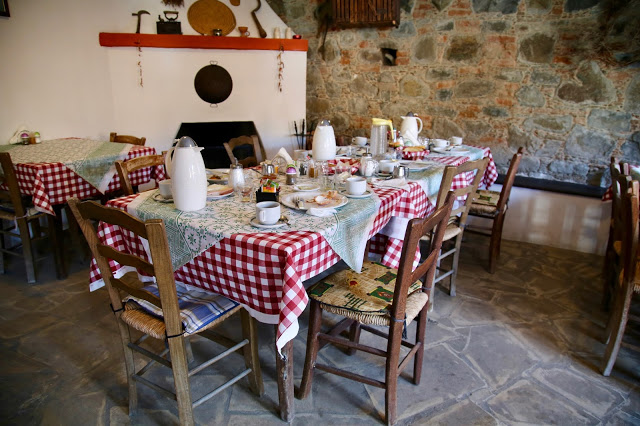 Taverna, Cyprus pic: Kerstin Rodgers/msmarmitelover.com