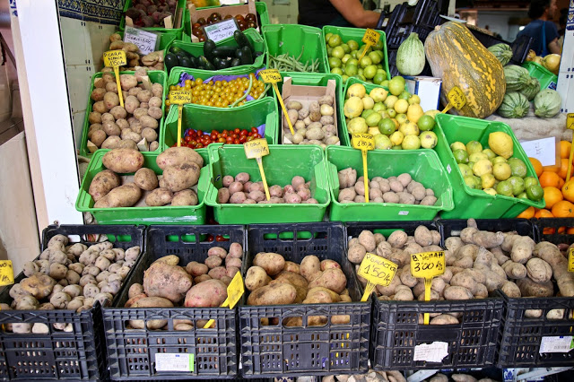 Potato varieties at Mercado Nuestra Señora de África market, Santa Cruz de Tenerife, pic: Kerstin Rodgers/msmarmitelover