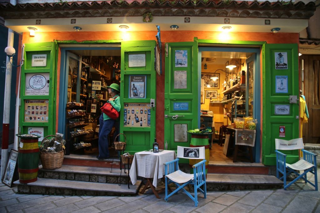 Food shop in Maratea pix: Kerstin Rodgers/msmarmitelover.com