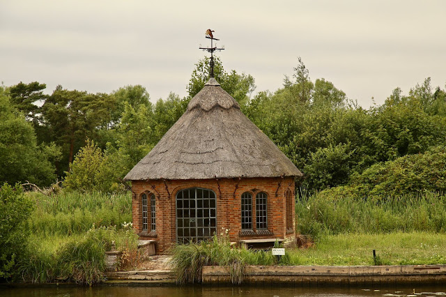thatched cottage/Boating on the Norfolk broads, pic: Kerstin Rodgers/msmarmitelover.com
