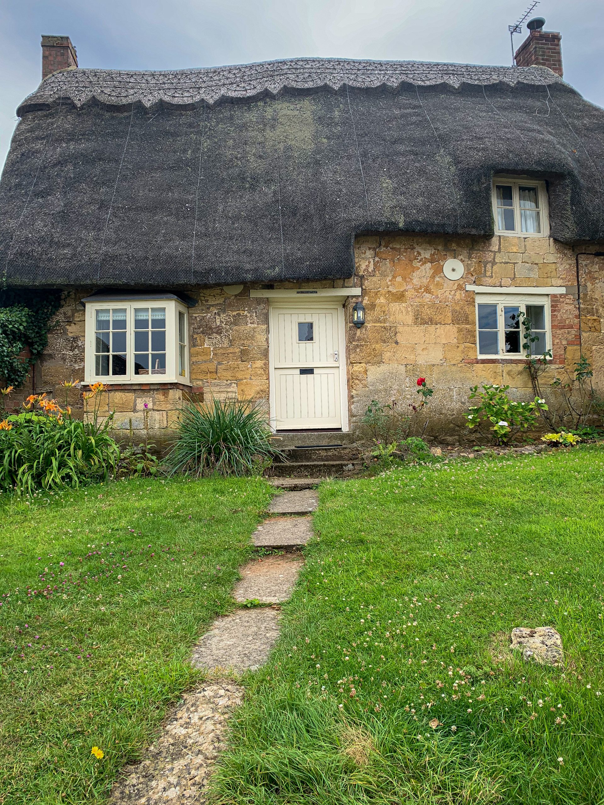 Cotswold cottage pic: Kerstin rodgers/msmarmitelover.com